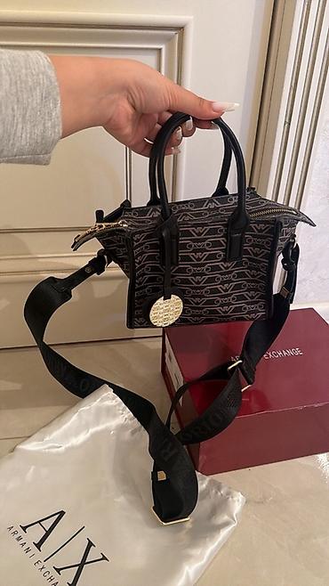 phardi canta: Armani Exchange (A|X) mini çanta
Qutuda cexolda verilir son qiymet — 1