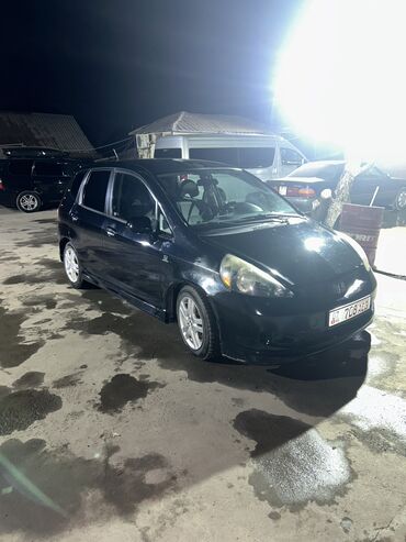 грузовое авто в аренду: Honda Fit: 2008 г., 1.5 л, Типтроник, Бензин, Хэтчбэк