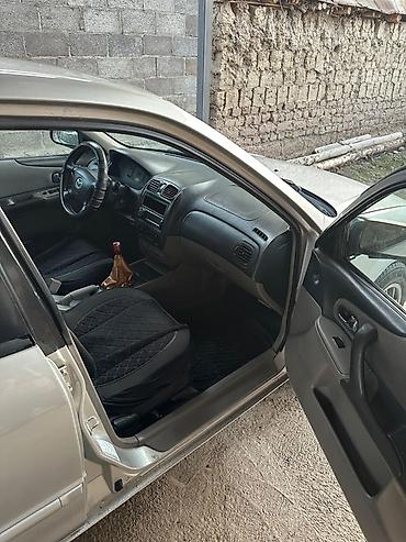 mazda 323 2003: Mazda 323: 2003 г., 1.6 л, Механика, Бензин, Хэтчбэк — 6