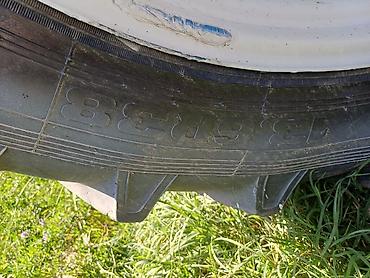 Другие тракторы: Колёсный трактор с кабиной Основные характеристики: - Полностью — 2