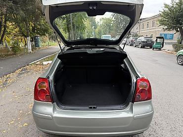 Toyota Avensis: 2003 г., 2 л, Автомат, Бензин, Хетчбек — 9