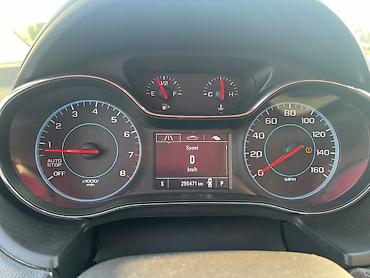 Chevrolet: Chevrolet Cruze Hatchback – Qırmızı rəng Model: Chevrolet Cruze — 7