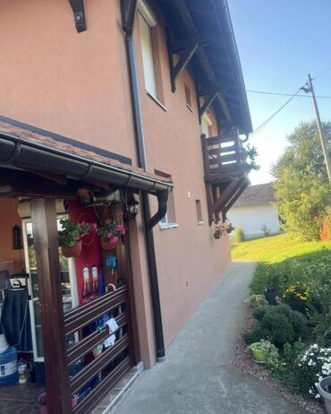 Kuće na prodaju: 160 kv. m, 3 sobe — 2