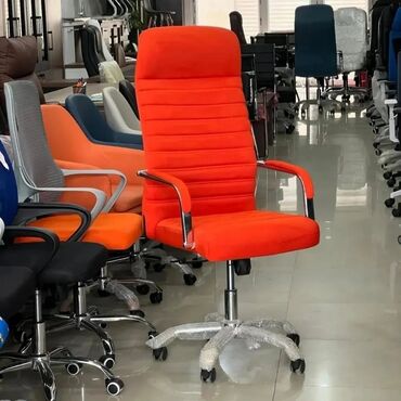 Ofis və oyun kresloları: Yeni, Təkərli, Qolları tənzimlənir, Dəri — 29