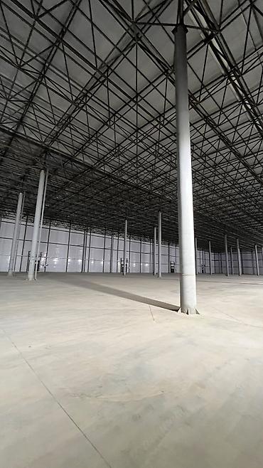 Коммерциялык мүлк: 10000 м², Жүк ташуучу лифти, пандусу менен — 2