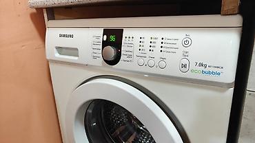 монитор 40: Стиральная машина Samsung WF1700WCW с фронтальной загрузкой, загрузка — 2
