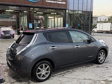 Продажа авто: Nissan Leaf: 2013 г., Электромобиль, Хэтчбэк — 4