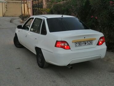 Daewoo: Daewoo Nexia: 1.5 l | 2010 il Sedan — 5