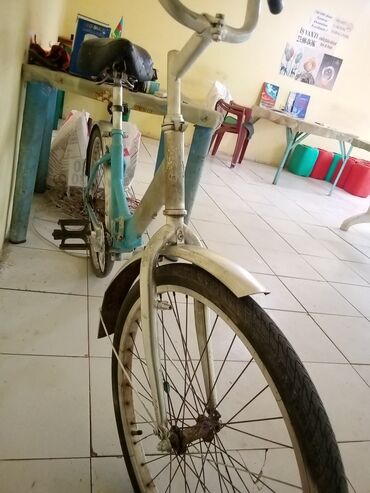 Şəhər velosipedləri: Şəhər/kruiyer tipli velosiped - Rəng: mavi-gümüş qarışığı - Aşağı — 6