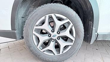 Шины: Комплект зимних шин Goodyear WinterCommand - Размер: 225/60 R17 - — 4