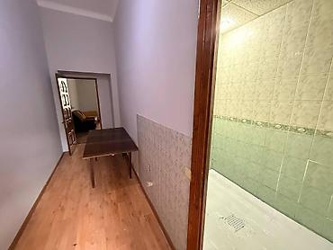 kiraye ev koroglu: İcarəyə verilir 1 otaqlı köhnə tikili 40 m², Nəsimi r. 700 AZN/ay 1 — 4