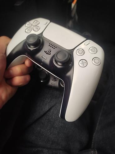 PS5 (Sony PlayStation 5): PlayStation 5 (версия с дисководом) + 2 геймпада DualSense — 5