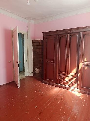 Uzunmüddətli kirayə mənzillər: Bileceride ploşada yaxin 2/2 mertebesinde 2 otaqli bina evi 350 — 2