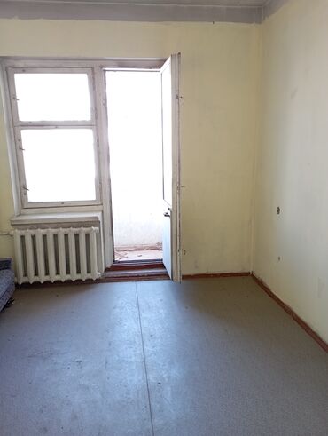 ищу квартиру в джале: 3 комнаты, 61 м², 105 серия, 3 этаж, Старый ремонт