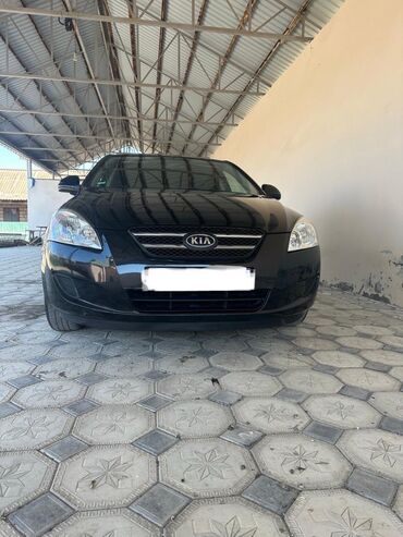 Su nəqliyyatı: Kia Ceed: 1.4 l | 2009 il Hetçbek
