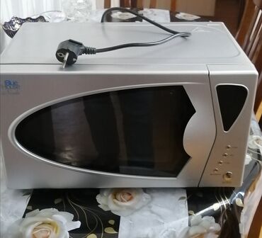 karaoke mikrofon bluetooth: Mikralovka yenidir. 1 defe islenib Qiymet 70 azn Unvan Xirdalan
