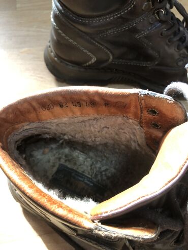 Ботинки: Продаю ботинки чистая кожа Фирменные original Размер 43 Тел — 7