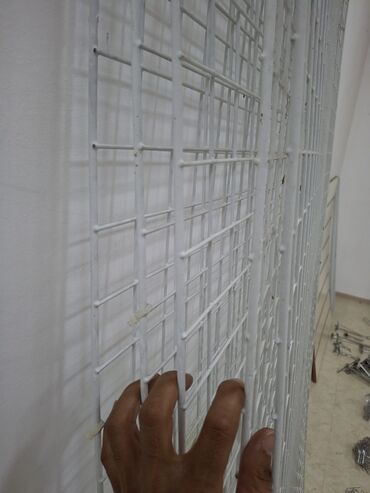 Vitrin üçün aksesuarlar: Salam.setka vitrinlər satılır. 5ədəd 90×180a. 4 ədəd 60×120ə. 3ədəd — 6