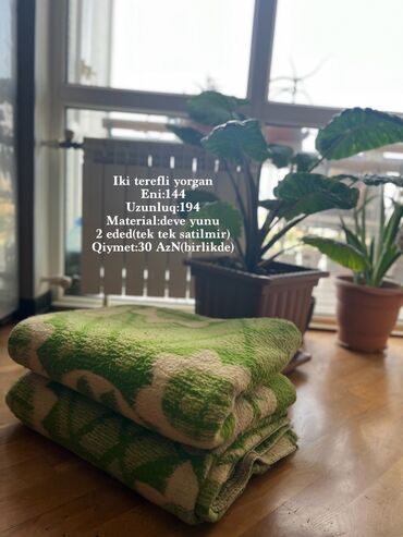 Одеяла: Iki terefli yorgan Eni:144 Uzunluq:194 Material:deve yunu 2 eded(tek