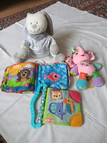Игрушки: Продаю игрушки. Кукла с косичками в розовом платье - 500 сом кукла с
