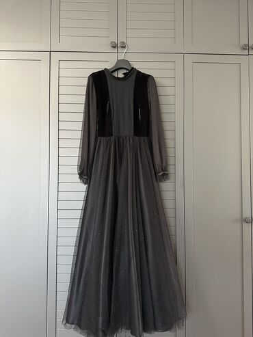черное платье в пол: Вечернее платье, Пышное, Длинная модель, С рукавами, Стразы, S (EU 36), M (EU 38), L (EU 40)