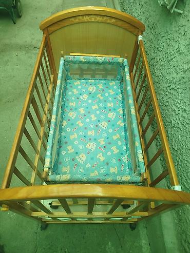 bunk bed: Детская деревянная кроватка с матрасом. Особенности: - Материал — 2