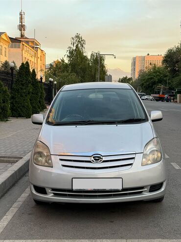Toyota: Toyota Corolla Verso: 2003 г., 1.5 л, Автомат, Бензин, Универсал
