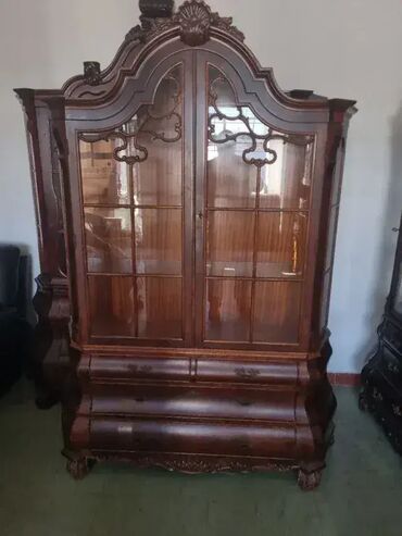 Stilske vitrine: Vitrina u odlicnom stanju. Visina 215cm Sirina 155cm Dubina 45 cm — 1