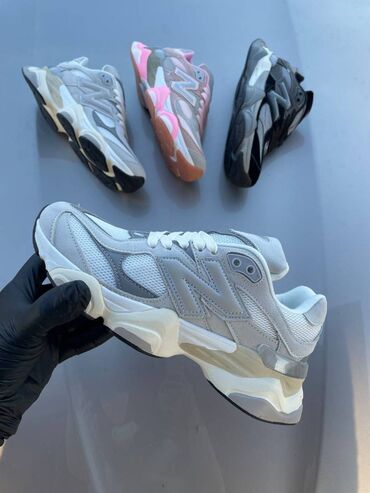 Patike: New balance 9060 patike

Novo
Brojevi 36 do 41

fb Moja Kupovina 1 — 7