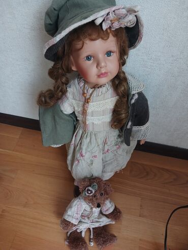 oyuncaq qutusu: Кукла с мишкой,Германия,фарфор,коробка есть