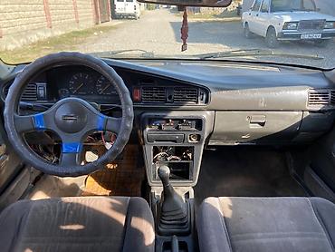 Mazda 626: 1990 г., 2 л, Механика, Бензин, Седан at lalafo.kg — 2 Mazda 626: 1990 г., 2 л, Механика, Бензин, Седан — 2