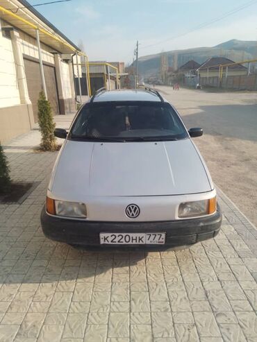 Volkswagen: Volkswagen Passat: 1993 г., 1.8 л, Механика, Бензин, Универсал