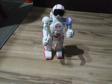 Igračke: 1. ALOK Novo 2. XTR koriscen 3. Kids WowWee Robot charger — 5