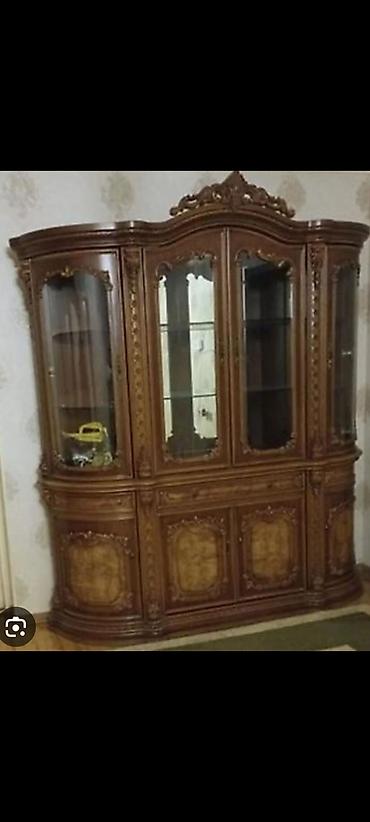 Klassik üslubda böyük vitrin-bufet - Material: təbii ağac karkas
