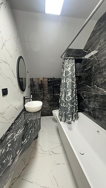 Продажа коттеджей и домов: 5 и более комнат, 250 м², 4 соток, Бишкек, Риэлтор — 27