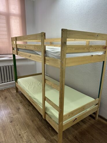 продать кровать: Двухъярусная кровать из массива сосны - Материал: натуральная сосна