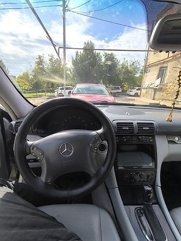 raf masini: Mercedes-Benz C-Class: 2.4 l | 2003 il Sedan — 6