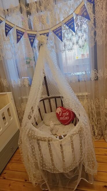 Oğlan və qız üçün, Yeni, Yumru, Beşik, Dəst ilə, Matras ilə, Yellənmə mexanizm ilə