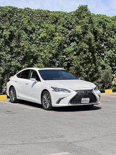 Lexus ES: 2020 г., 2.5 л, Вариатор, Гибрид, Седан