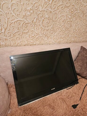 Arçelik brendinə məxsus qara rəngli LCD televizor, ev və ya ofis üçün