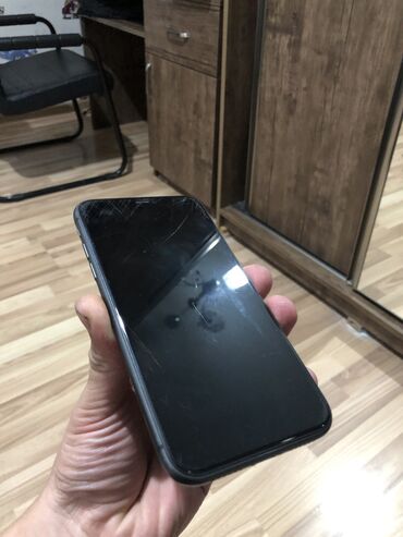 Apple iPhone: IPhone 11, 64 ГБ, Space Gray, Face ID
