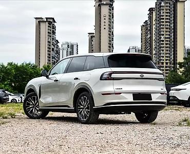 1: Changan : 2025 г., 1.5 л, Автомат, Гибрид, Внедорожник — 8