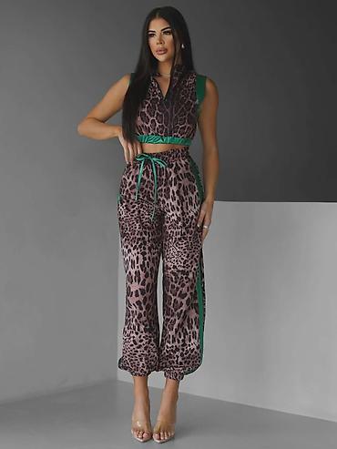 Kompleti: Komplet
Cena 2900
Uni vel.
V23 — 5