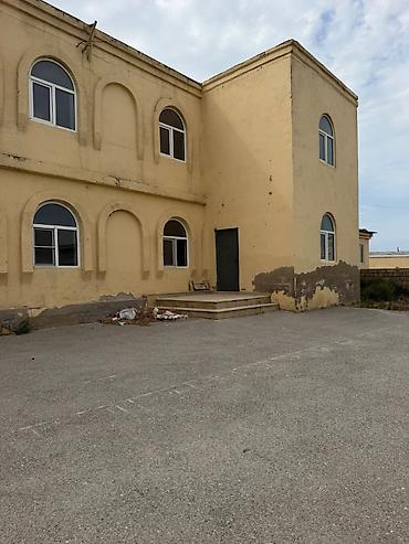 bıne: Qiymet 1 mertebe ucundur. 400 kv. 2 mertebedir. 9 otaq 1 ofis 3 tualet — 7