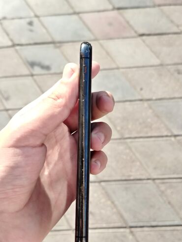 Apple iPhone: IPhone X, 256 GB, Qara, Face ID — 6