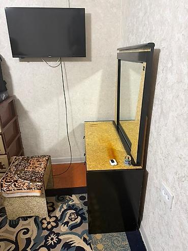dressing table: Туалетный столик, Б/у, С зеркалом, цвет - Черный, ЛДСП — 4