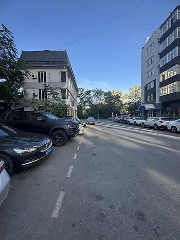 Коммерциялык кыймылсыз мүлктү сатуу: 🔥🔥🔥🔥🔥🔥 Коммерческое помещение на 📍первой линии по ул. Абдымомунова — 10