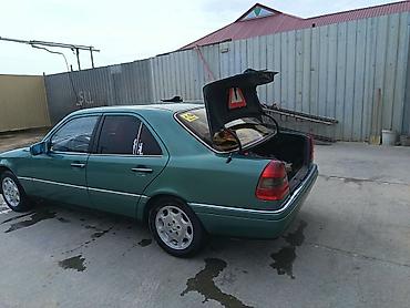ikinci el avtomobiller: Mercedes-Benz C-Class W202 sedan - Kuzov: yaşıl rəng, 4 qapı, arxa — 9