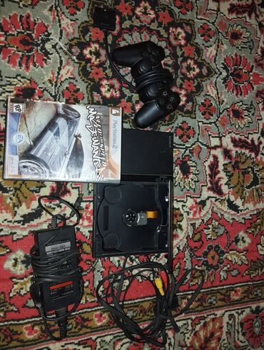 PS2 & PS1 (Sony PlayStation 2 & 1): 2"ci el Playstaion 2 ideal veziyetde işleyir 40 azn ciddi alıcılara