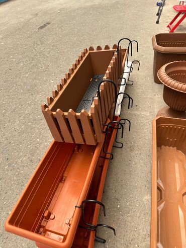 Bitkilər üçün dibçəklər: Dibçək gül qabı asılan, yumru və düzbucaqlı Dibcek qabi asilan — 7